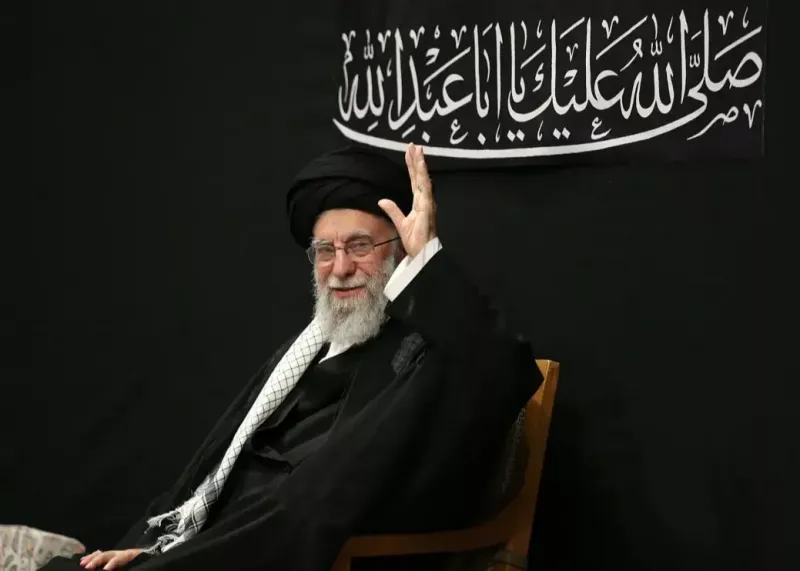 حضور رهبر انقلاب در مراسم عزاداری شب عاشورا در حسینیه امام خمینی (ره)