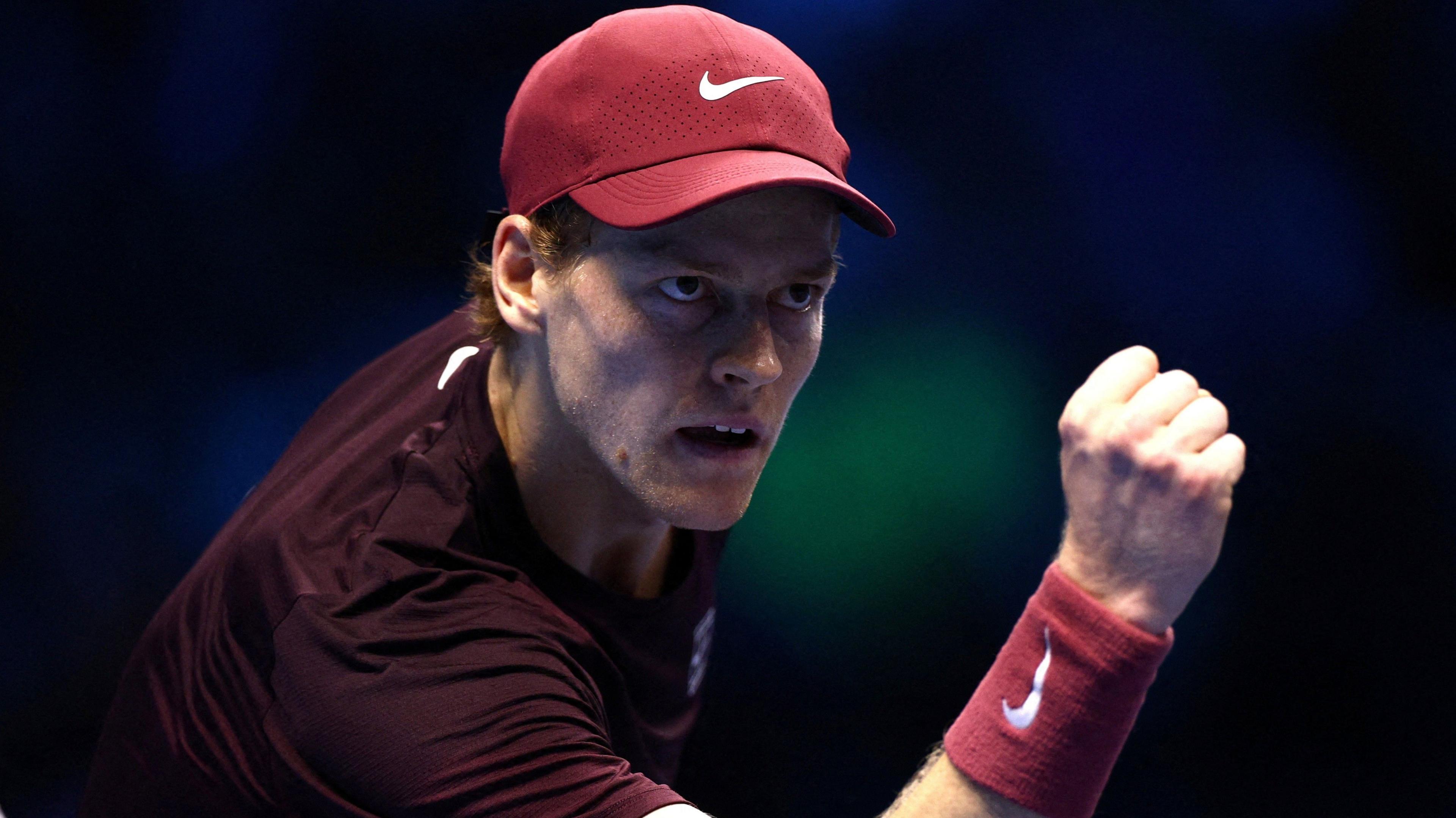 صعود یانیک سینر به نیمه‌نهایی ATP Finals؛ ناکامی زِورِف در مقابل سرویس‌های بی‌نقص