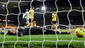 بحران در ولورهمپتون واندررز: آیا رکورد بدترین تیم تاریخ لیگ برتر شکسته می‌شود؟