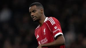 جراحی پای شکسته الکساندر ایساک، مهاجم لیورپول