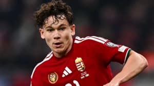 الکس توث، هافبک مجارستانی با قراردادی پنج‌ساله به بورنموث پیوست