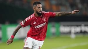 بازگشت داگلاس لوئیز به استون ویلا با قراردادی قرضی