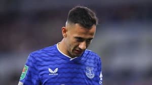 انتقاد از کریستال پالاس به دلیل لغو انتقال دوایت مک‌نیل