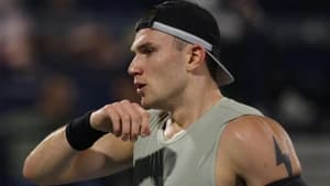 شکست جک دریپر مقابل آرتور رندرکنش در مسابقات تنیس دبی