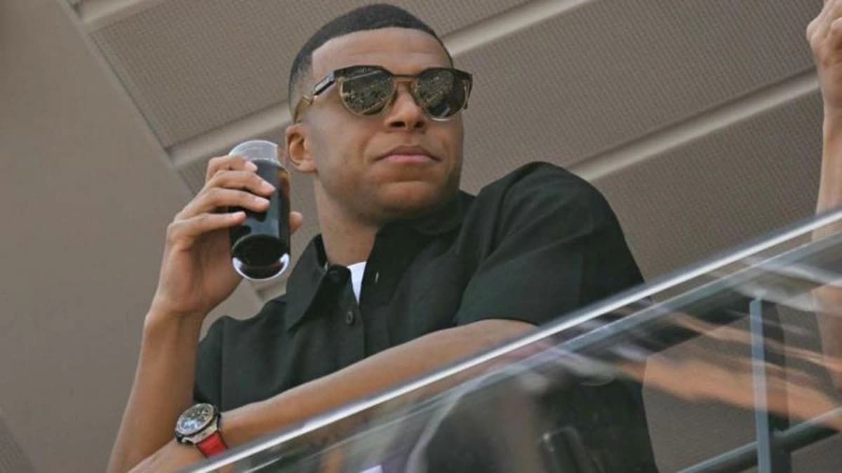 دلیل وجود پاداش اخلاقی ۱.۳ میلیون پوندی در قرارداد امباپه با پاری سن ژرمن چه بود؟