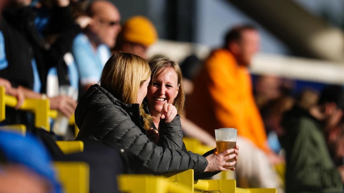 آزمایش موفق مصرف الکل در ورزشگاه‌های سوپرلیگ زنان انگلیس بدون ایجاد اخلال در امنیت هواداران