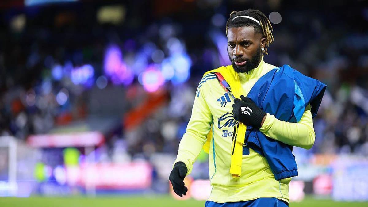 جدایی آلان سنت ماکسیمن از باشگاه آمریکا به دلیل توهین نژادی به فرزندانش