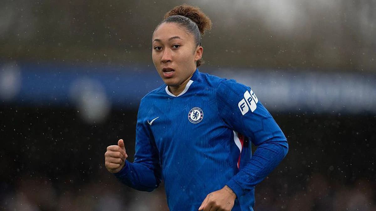 تمدید قرارداد لورن جیمز با چلسی تا سال ۲۰۳۰