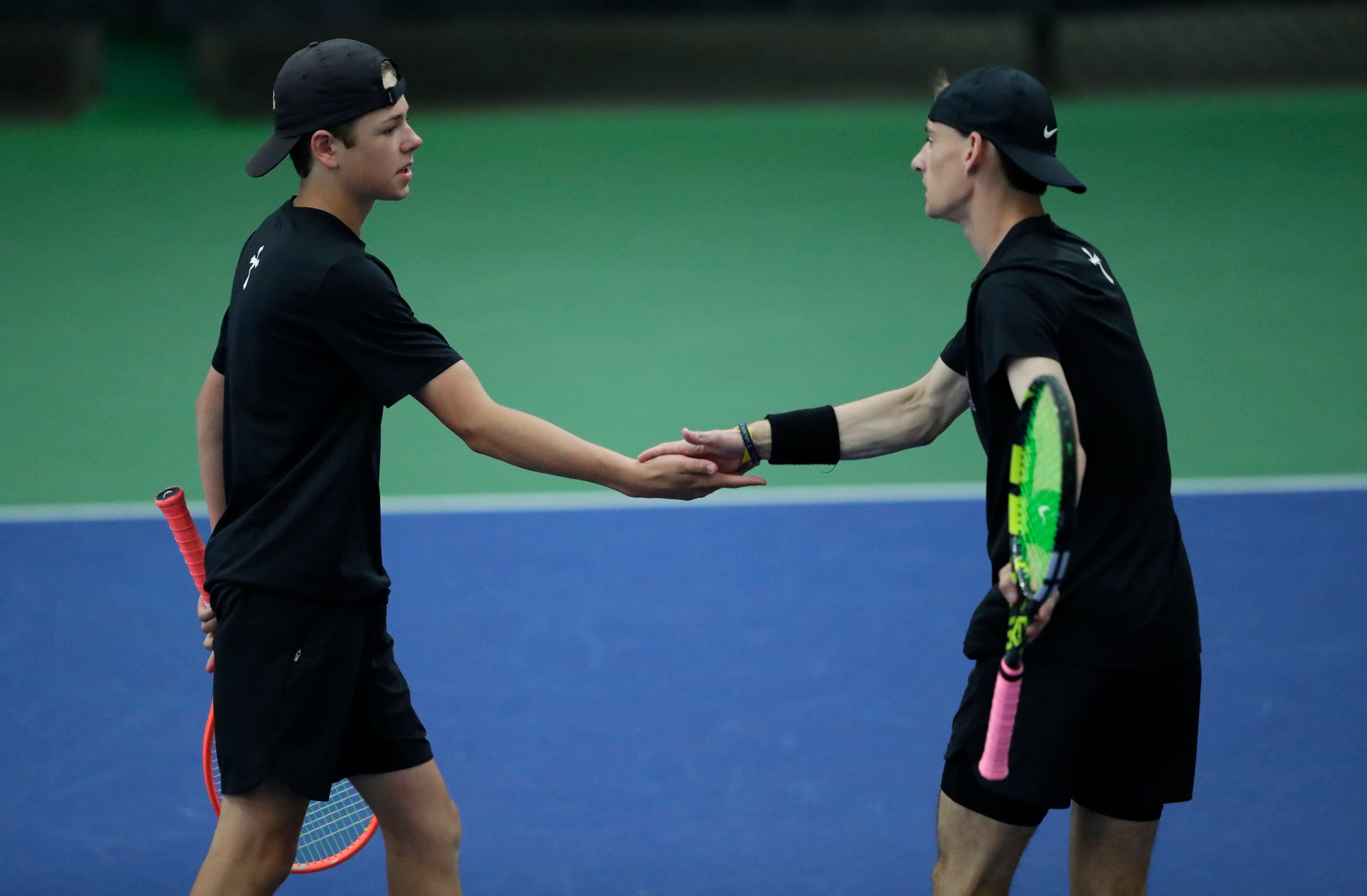 قهرمانی تنیس‌بازان میلواکی در مسابقات انفرادی و دو نفره ایالت ویسکانسین