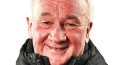 درگذشت مالکوم الیاس، مربی تاثیرگذار و پرورشدهنده استعدادهایی چون گرت بیل و ترنت الکساندر-آرنولد