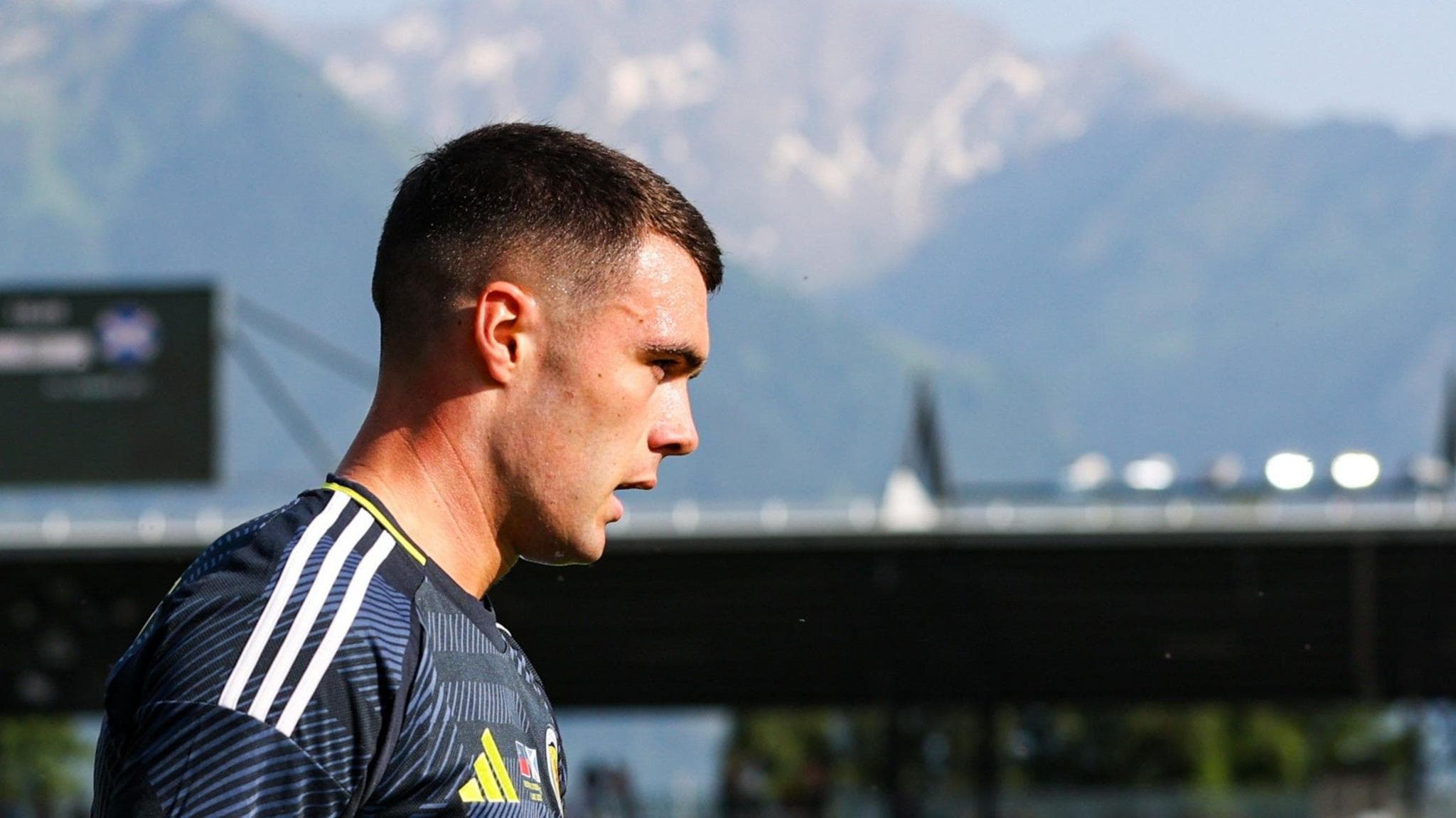 درخشش ستاره نوجوان: لِنون میلر و عملکرد بی‌نقصش در تیم ملی اسکاتلند