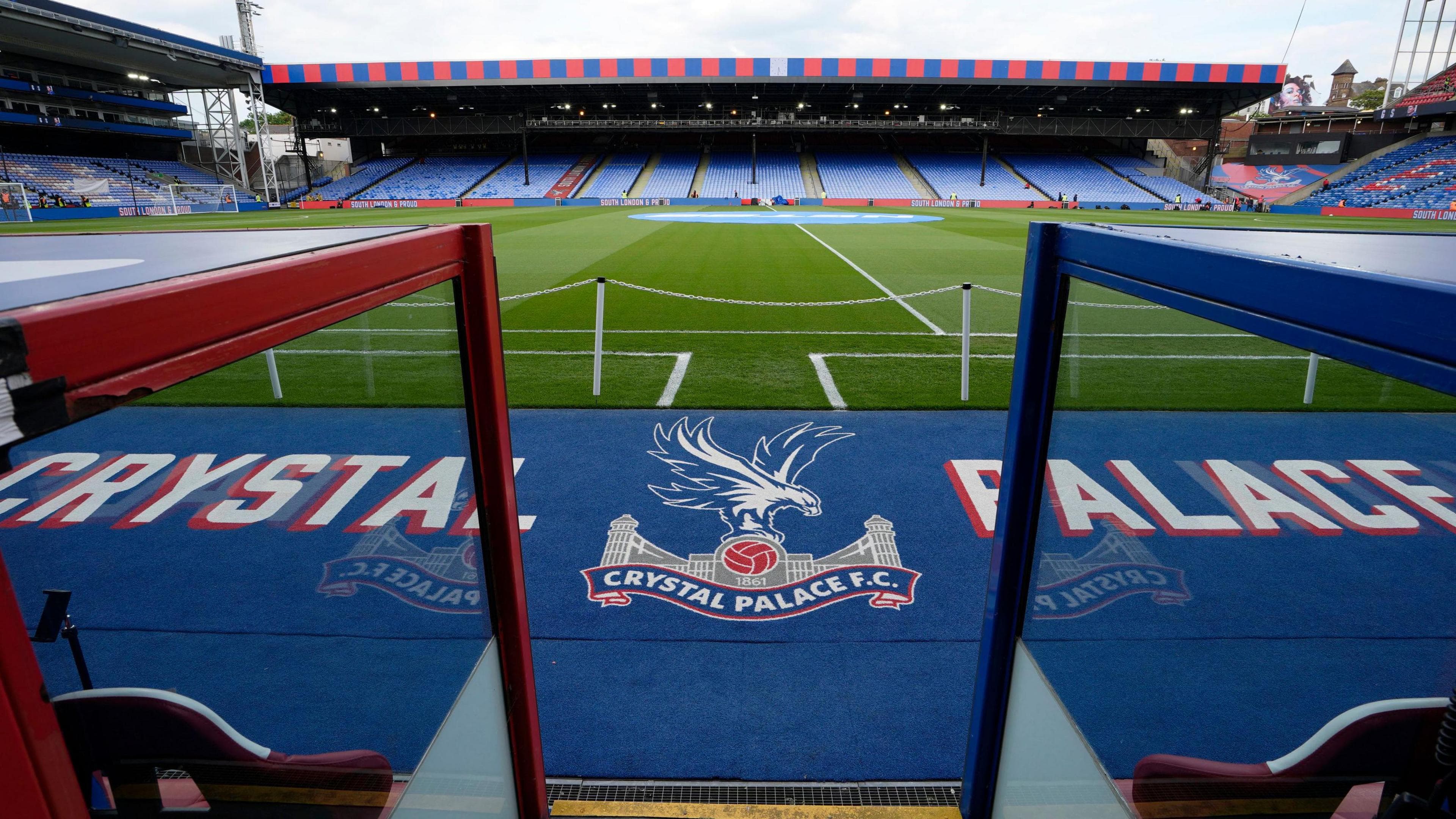 گفت‌وگوها برای فروش سهام کریستال پالاس به مالک نیویورک جتس