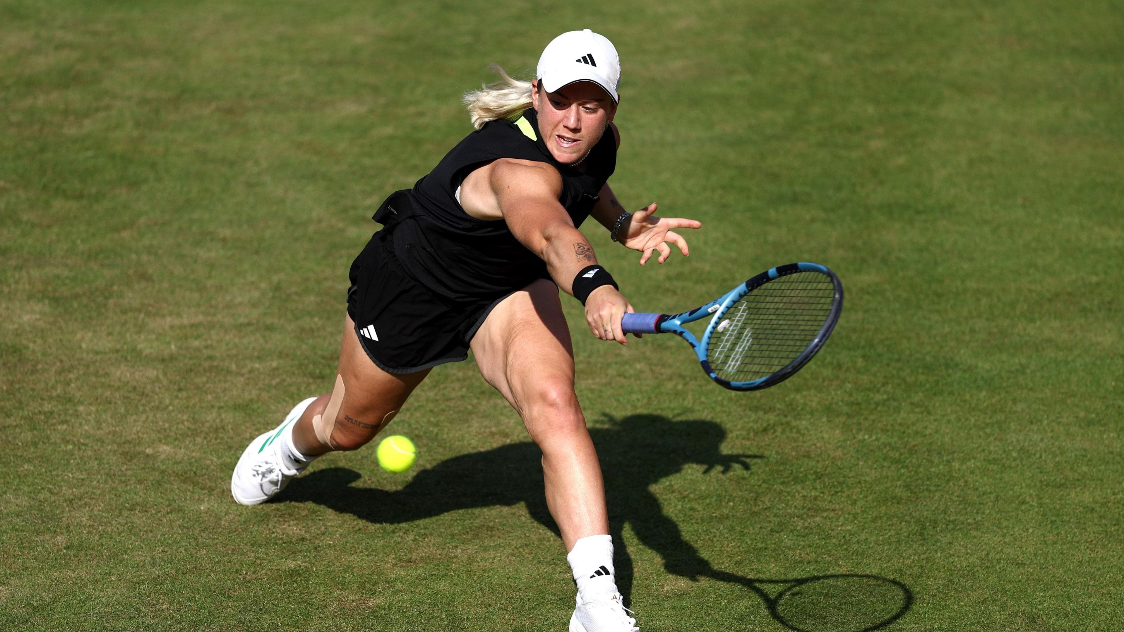 حذف سونای کارتارل از رقابت‌های کوئینز با شکست مقابل آنیسیمووا