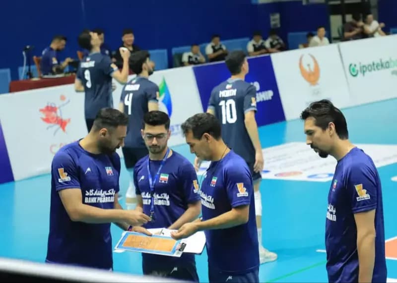 حمایت مربی تیم ملی والیبال نوجوانان از مردم ایران پس از قهرمانی در آسیا