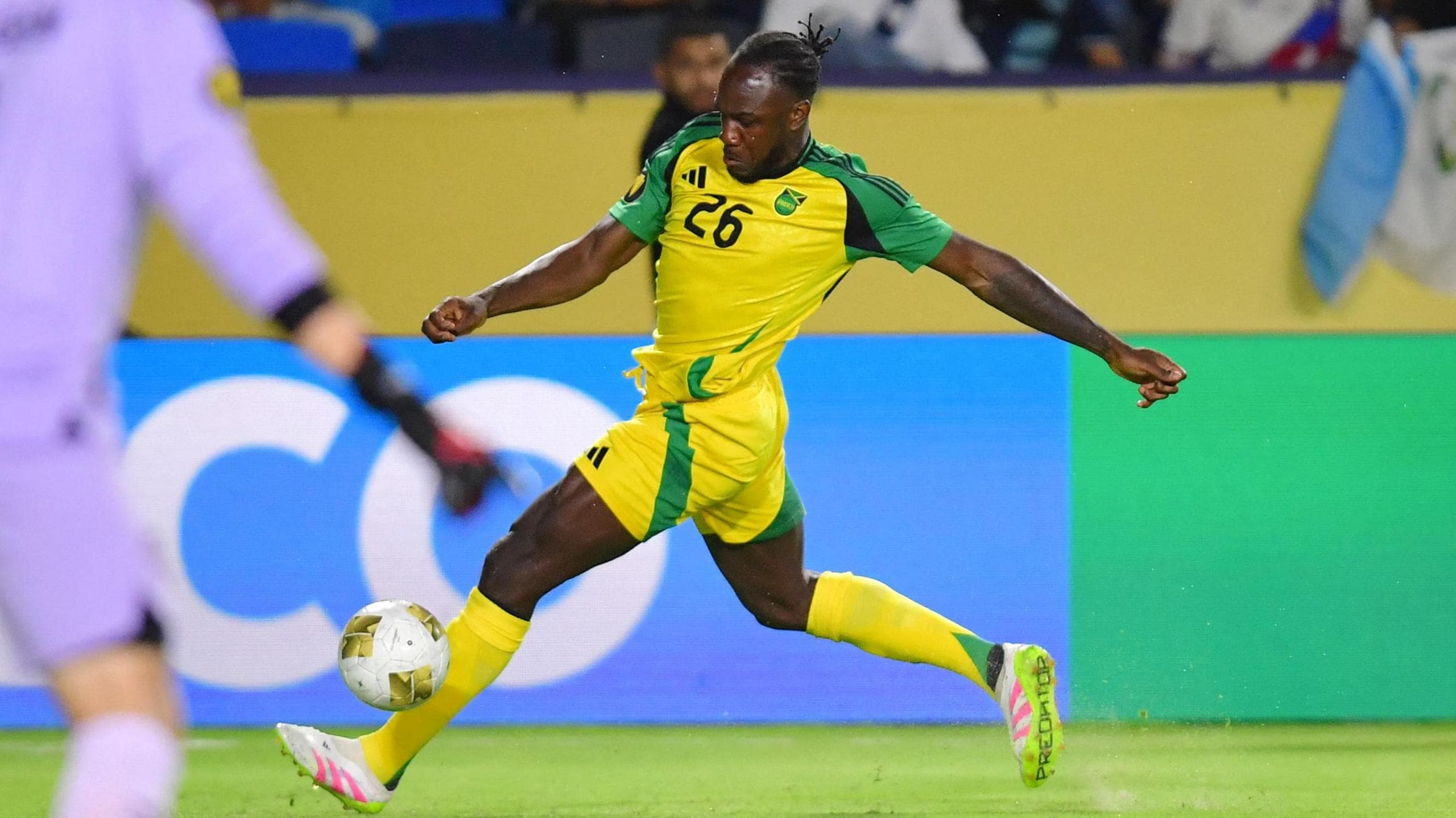 بازگشت آنتونیو به میادین پس از تصادف شدید رانندگی