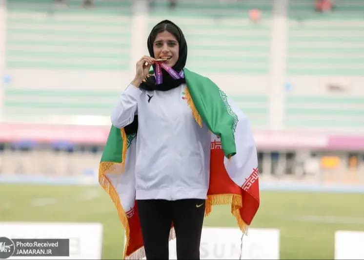 ملت ایران در برابر تهدیدها سر خم نمی‌کند