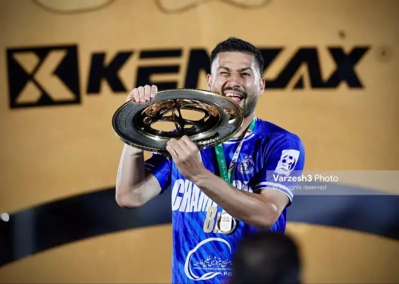 ایمان سلیمی یک فصل دیگر در استقلال می‌ماند