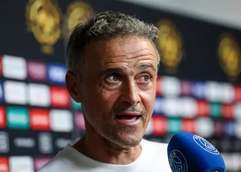 لوئیس انریکه: خوشحالم تیمم اینقدر زیبا بازی می‌کند، اما از داور ناراضی‌ام