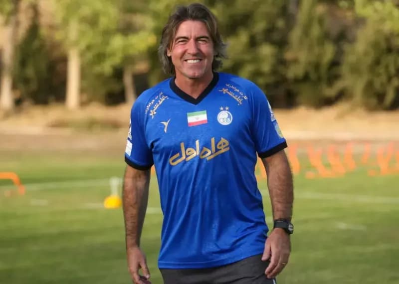 استخدام علی کریمی و تمدید قرارداد با روزبه چشمی؛ شرط ساپینتو برای جذب نکردن هافبک خارجی