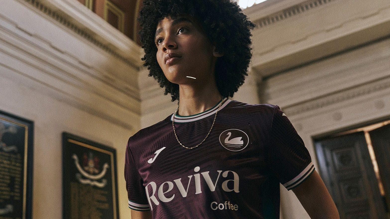 رونمایی از لباس دوم و لباس‌های دروازه‌بان سوانزی سیتی برای فصل ۲۶-۲۰۲۵