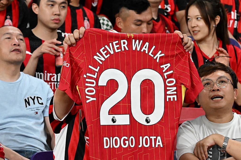 ادای احترام باشگاه لیورپول به دیوگو ژوتا در دیدار دوستانه مقابل میلان