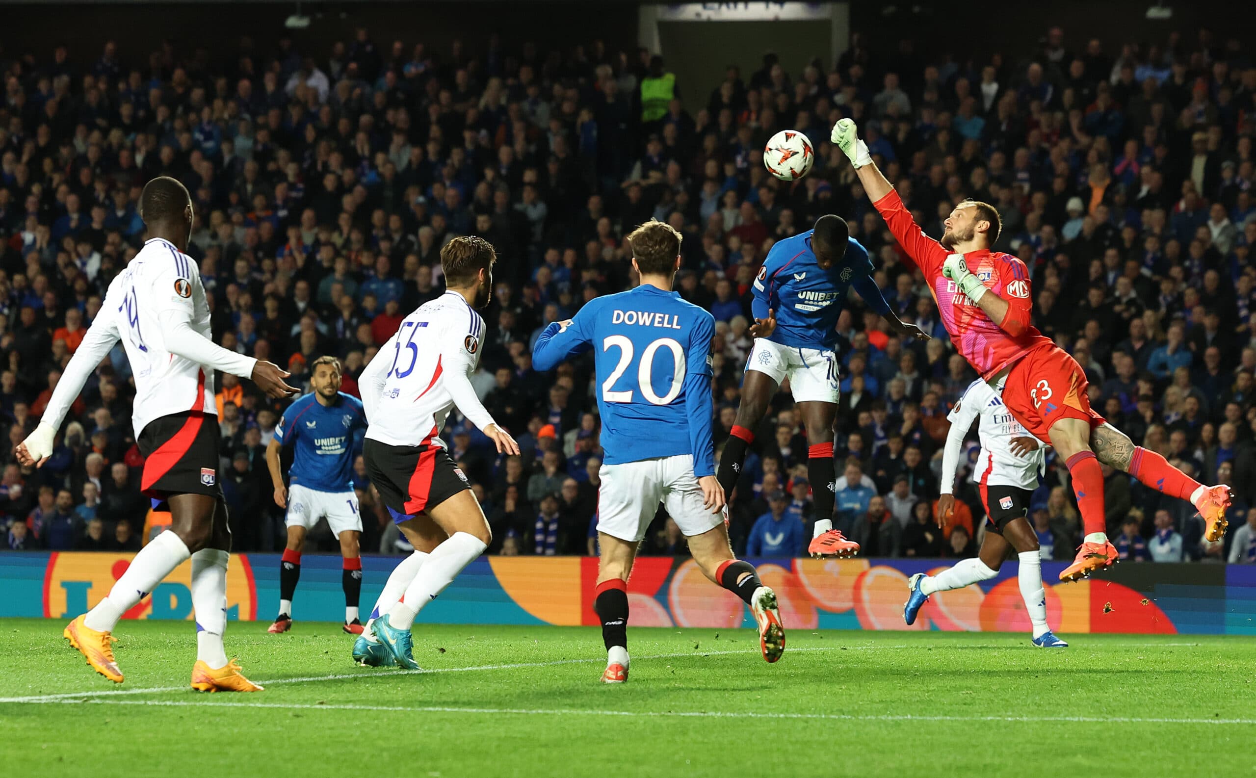 انتقال لوکاس پری به لیدز یونایتد؛ آینده مسلیه چه خواهد شد؟