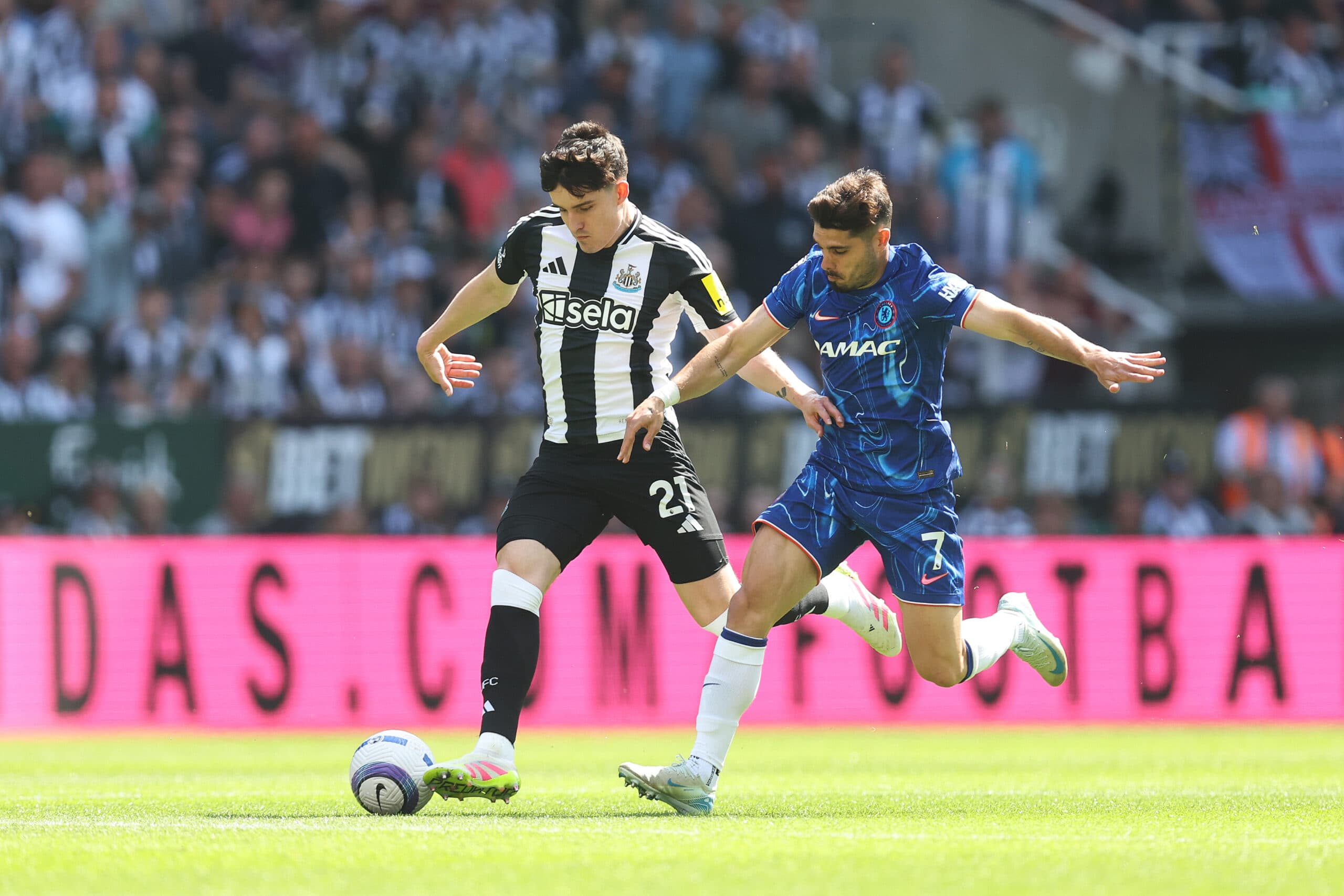 ادامه علاقه منچسترسیتی به جذب مدافع نیوکاسل؛ آیا پپ باید این انتقال را نهایی کند؟