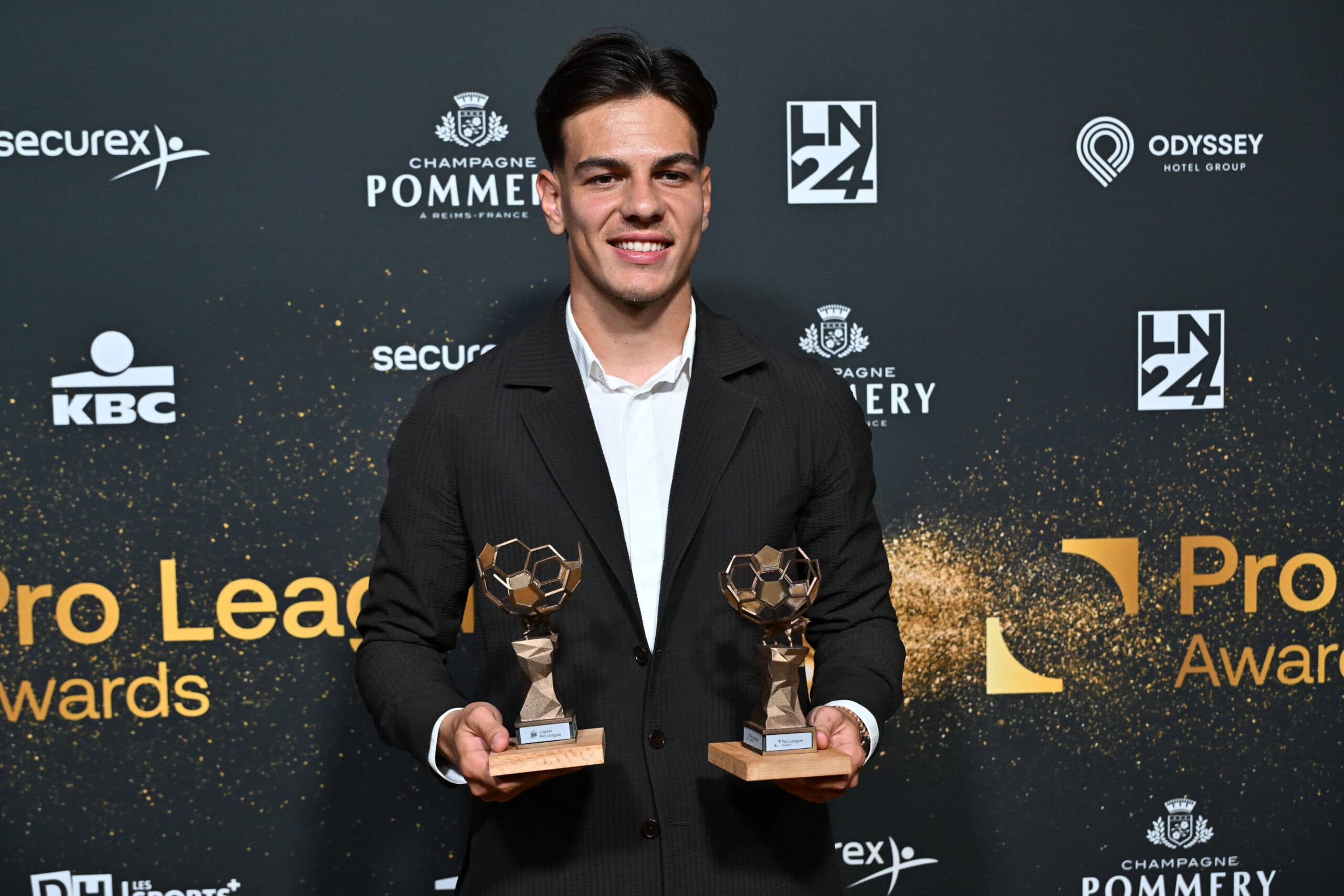 اردون جاشاری، ستاره جوانی که چلسی و لورکوزن را رد کرد و تمام نگاه‌ها به میلان دوخت