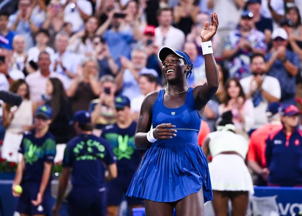 پیروزی شگفت‌انگیز ویکتوریا مبوکو مقابل کوکو گاف در مسابقات اپن کانادا