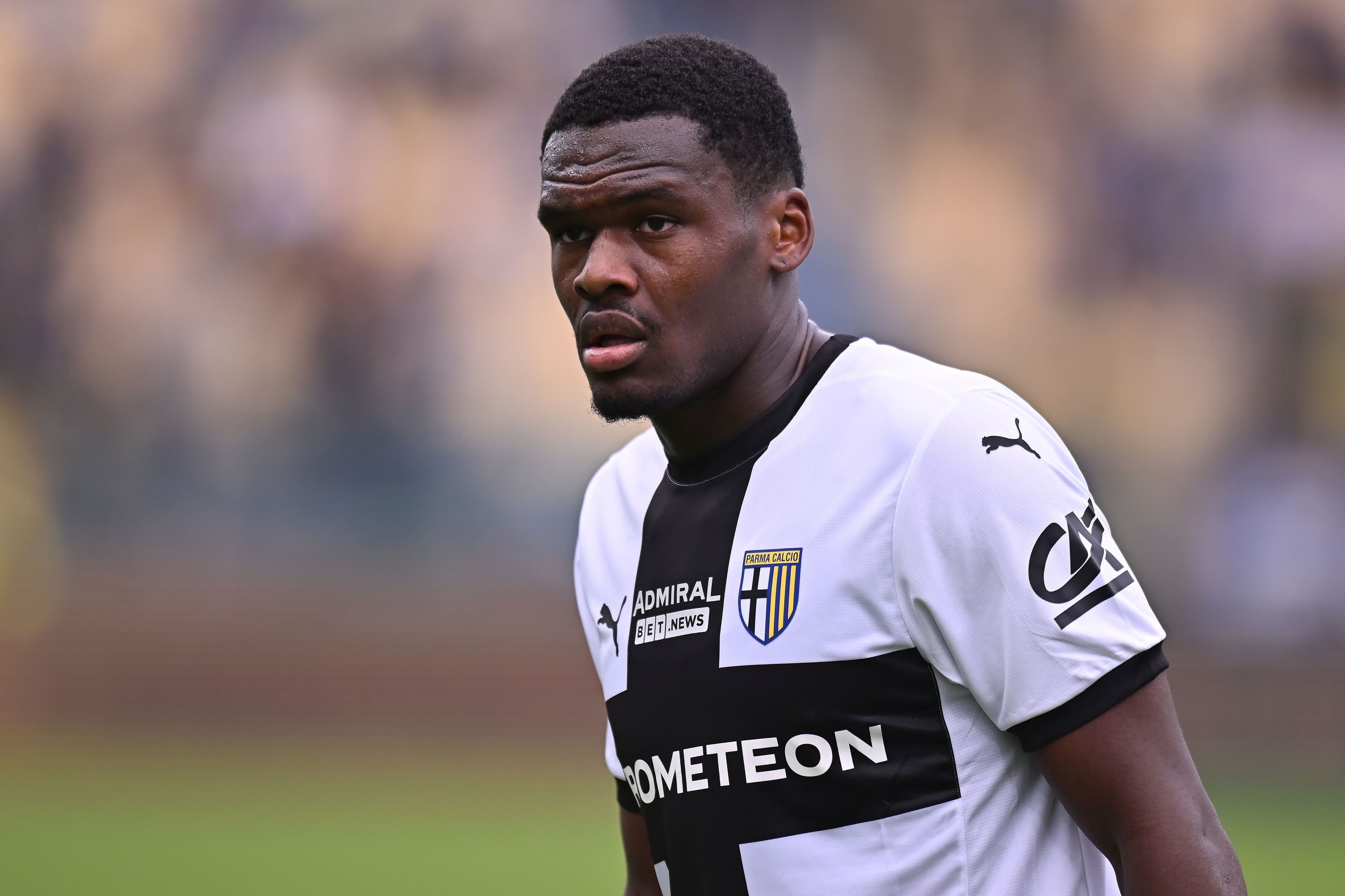 انژه-یوان بانی، مهاجم جوان فرانسوی، پیراهن شماره ۱۴ اینتر میلان را بر تن می‌کند