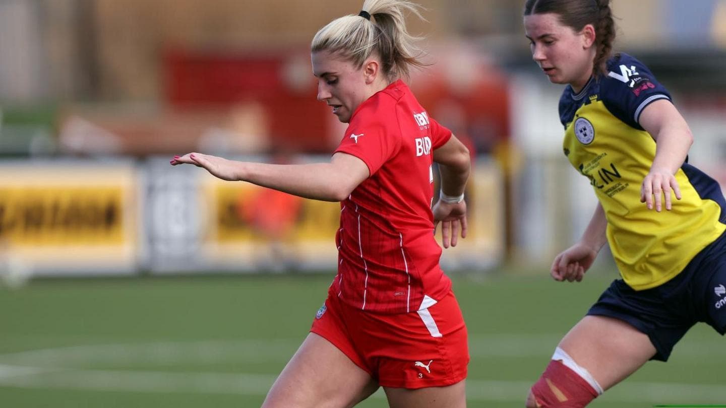 کاپیتان کلیفتونویل، کلسی بروز، با محرومیت ۱۶ مسابقه‌ای مواجه شد