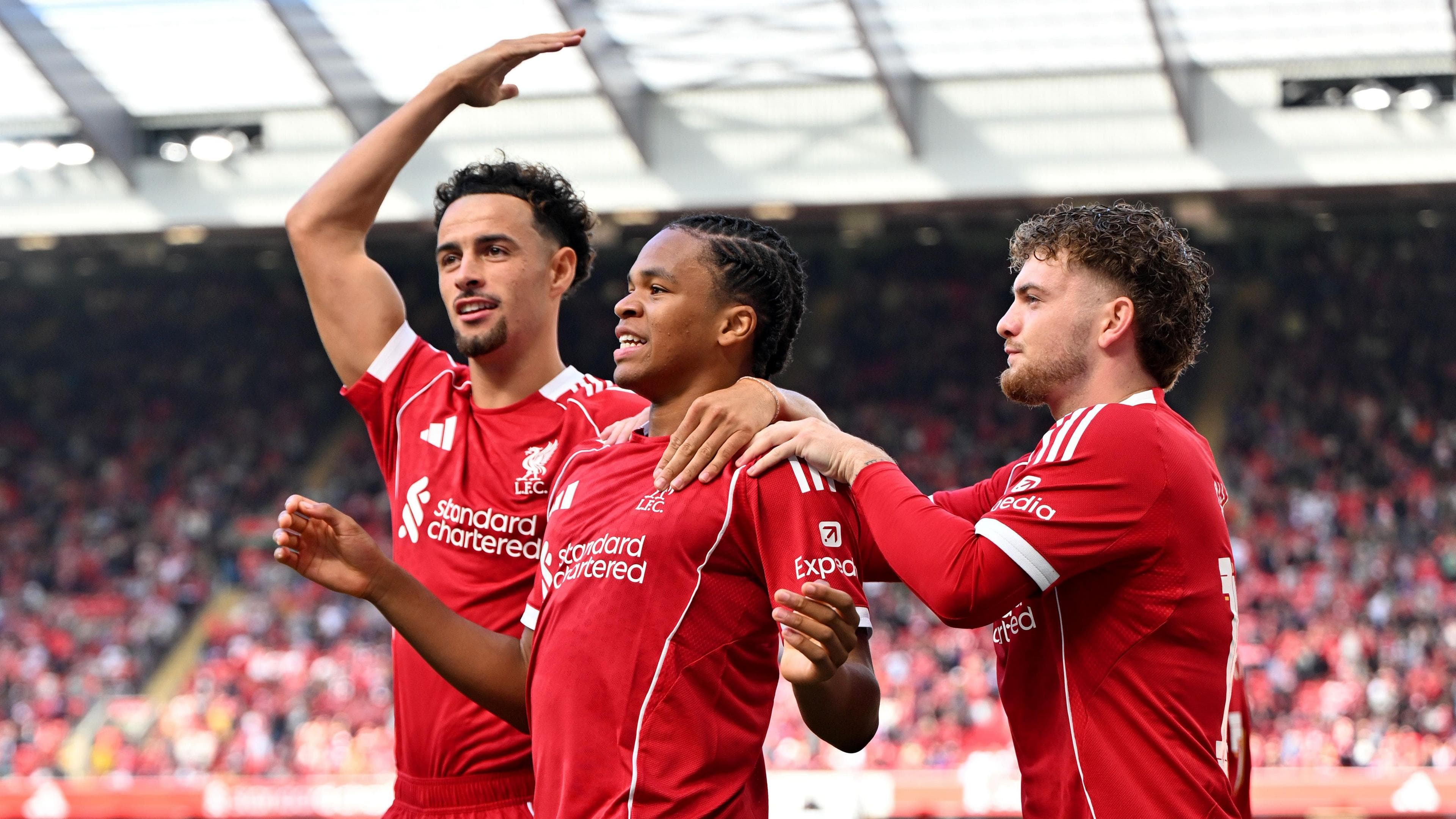 چرا لیورپول در یک روز دوبار بازی دوستانه برگزار کرد؟