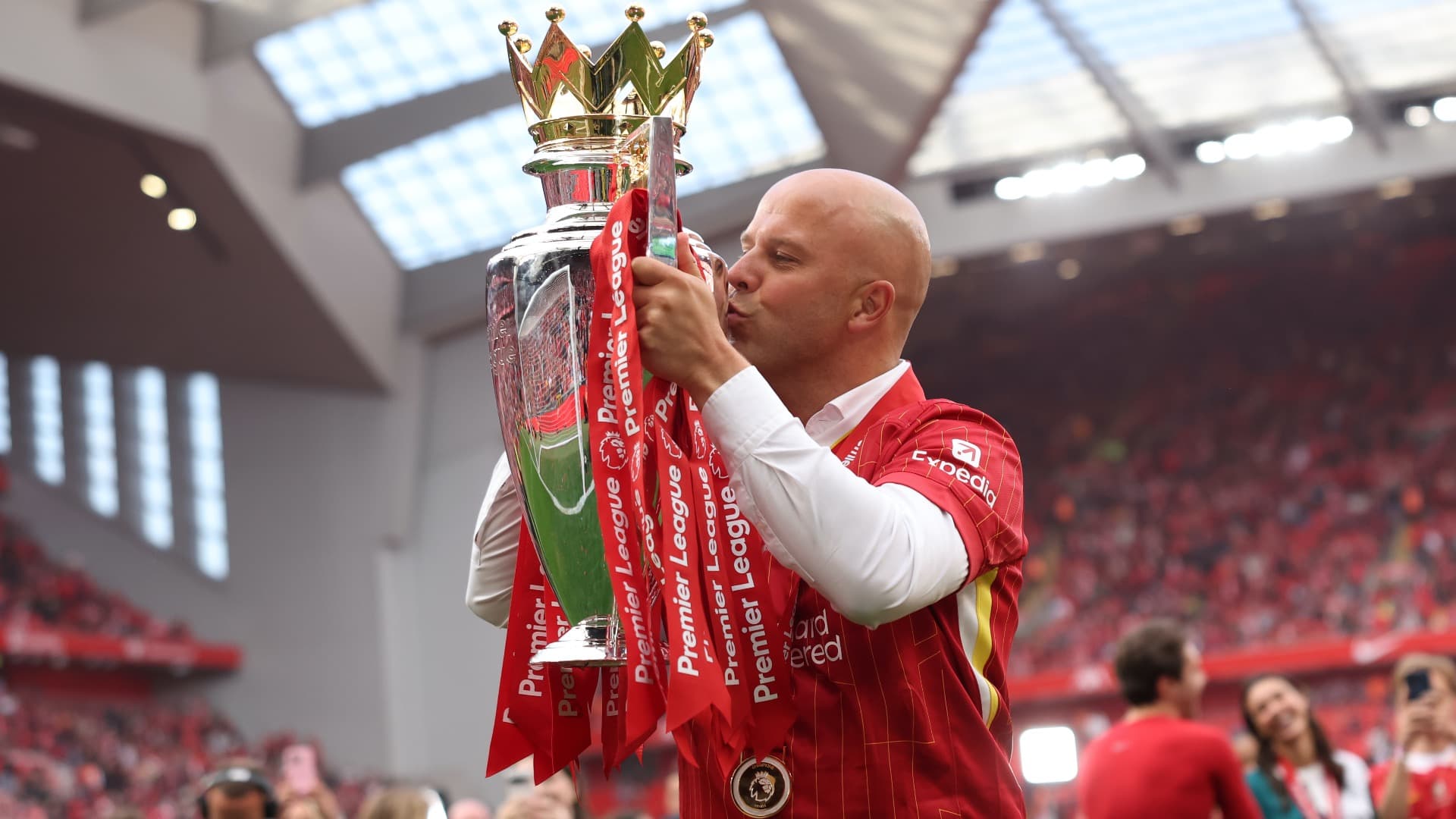 تمایل لایپزیگ به جذب ستاره لیورپول به عنوان جانشین سیمونز؛ سود پاری‌سن‌ژرمن از بند انتقال