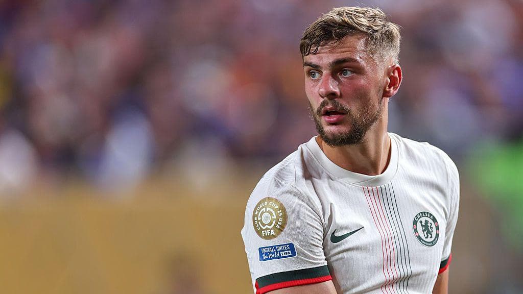 کییرنان دویسبری-هال به اورتون پیوست؛ امیدی برای تقویت خط میانی آبی‌ها