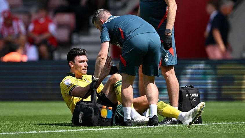 مصدومیت کیفر مور، مهاجم ولزی رکسهام در اولین بازی لیگ قهرمانی