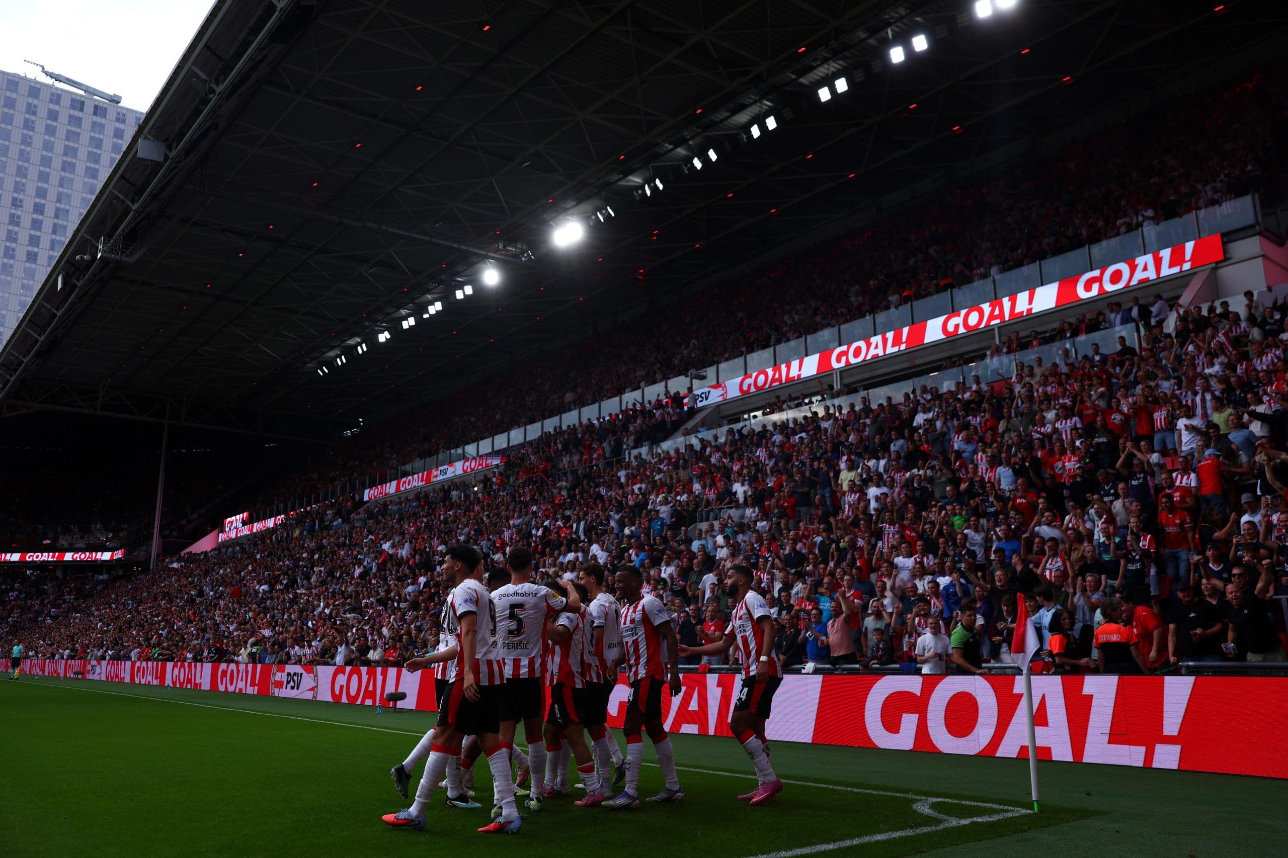 مروری بر هفته اول لیگ اردیویسه هلند؛ هیجان و گل در بازگشت فوتبال