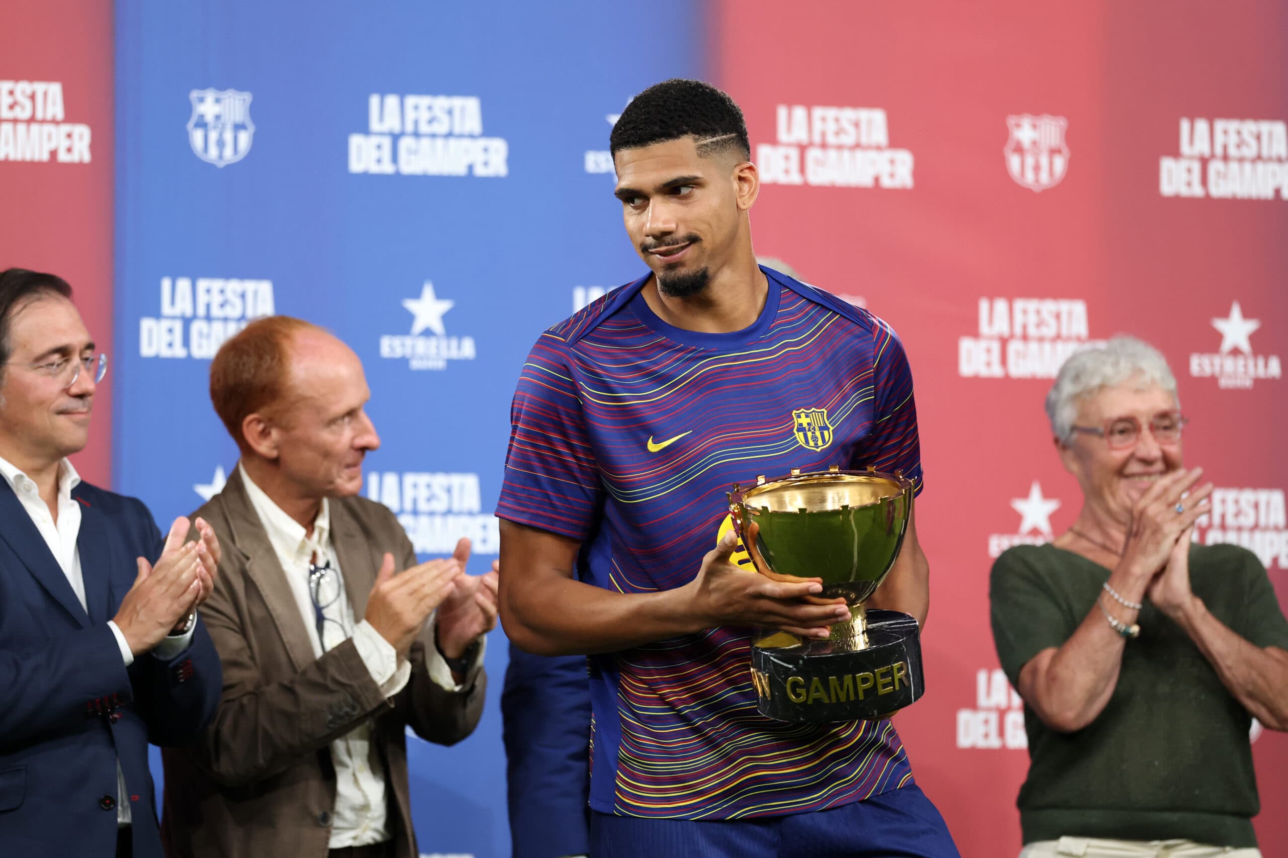 رقابت تاتنهام برای جذب رونالد آرائوخو؛ آیا ارزش جنگیدن دارد؟