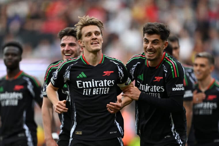 آیا آرسنال می‌تواند به قهرمانی لیگ برتر پس از ۲۱ سال دست یابد؟