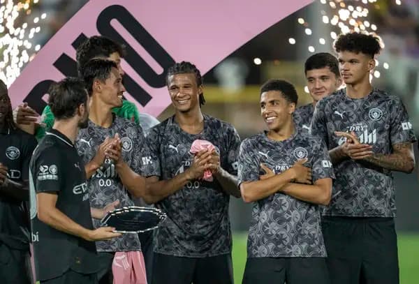 رد پیشنهاد ۳۰ میلیون یورویی ناتینگهام فارست برای مدافع منچسترسیتی