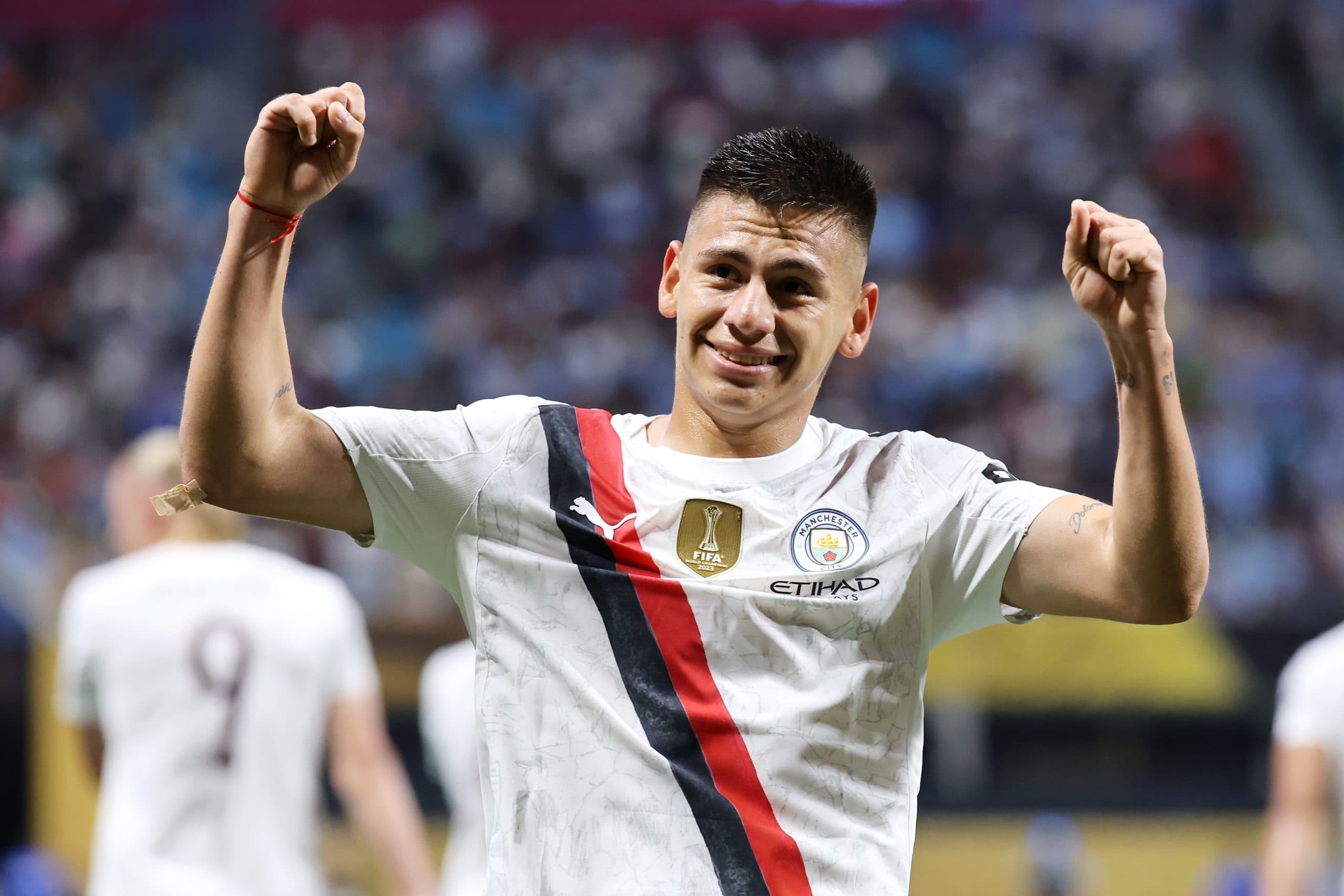 پیشنهاد قرضی دورتموند برای خرید اچه‌وری از منچسترسیتی