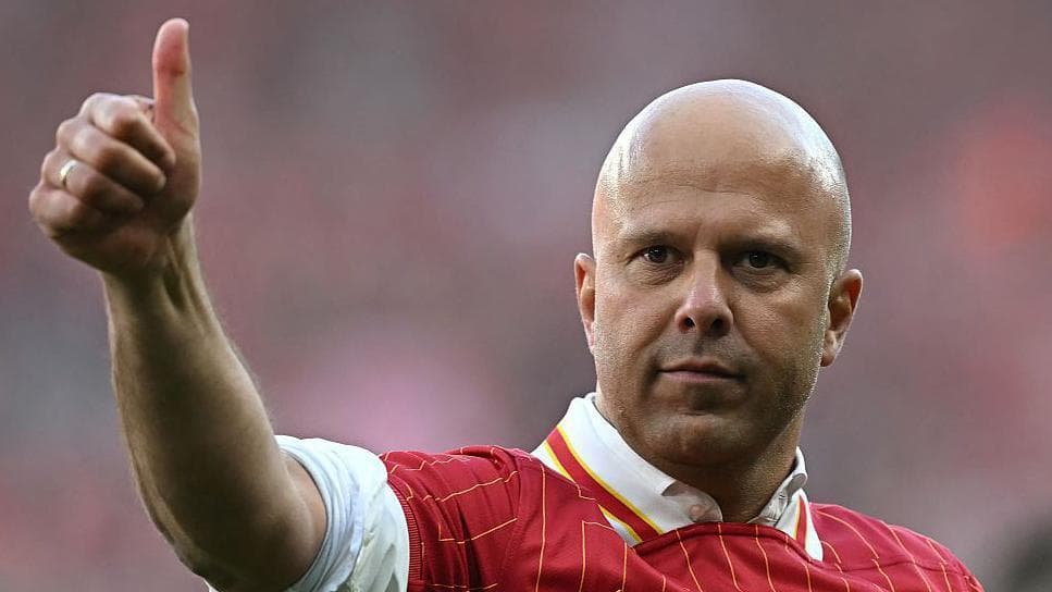 چرا ولخرجی لیورپول، فشار و نگاه‌ها را بر آروه اسلات بیشتر کرده است