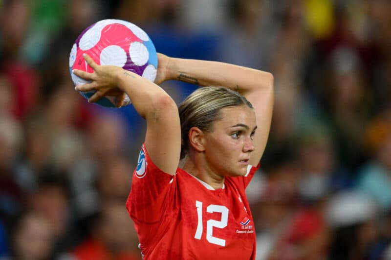 لورا وینروتر با قرارداد دائمی به منچسترسیتی پیوست