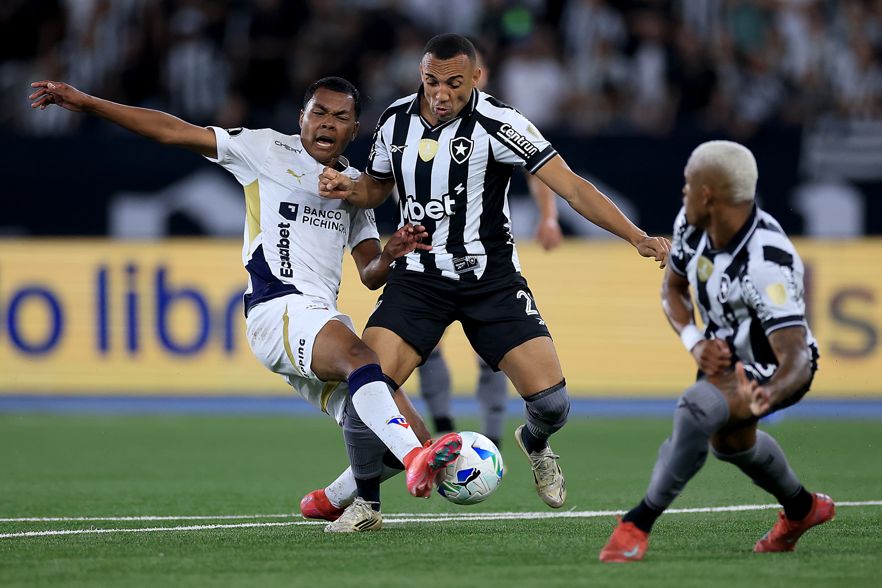 ترکیب بوتافوگو برای صعود به یک‌چهارم نهایی لیبرتادورس مقابل ال‌دی‌یو مشخص شد