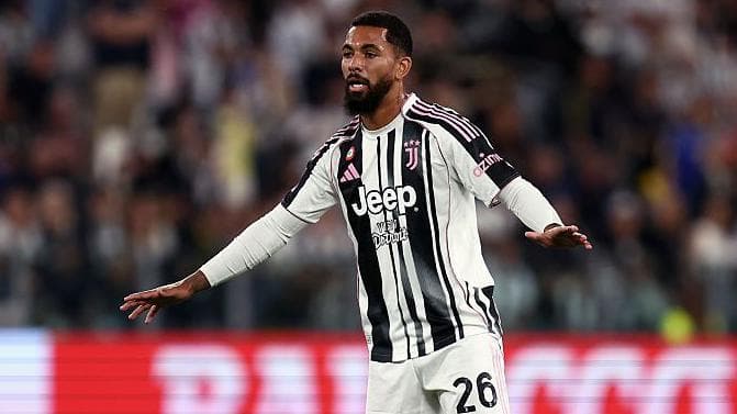 داگلاس لوئیز به ناتینگهام فارست پیوست