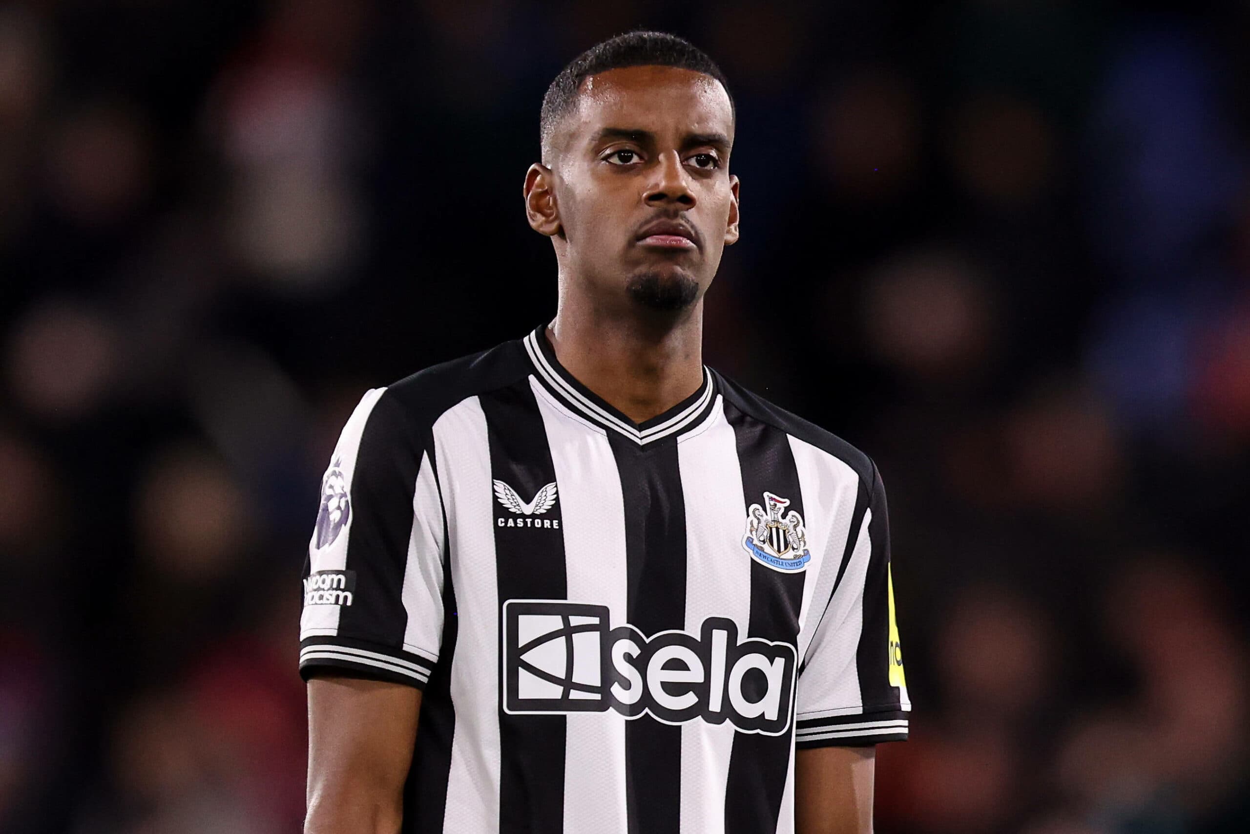 ماجرای جدایی احتمالی الکساندر ایساک از نیوکاسل و حقیقت صحبت‌های ادی هاو