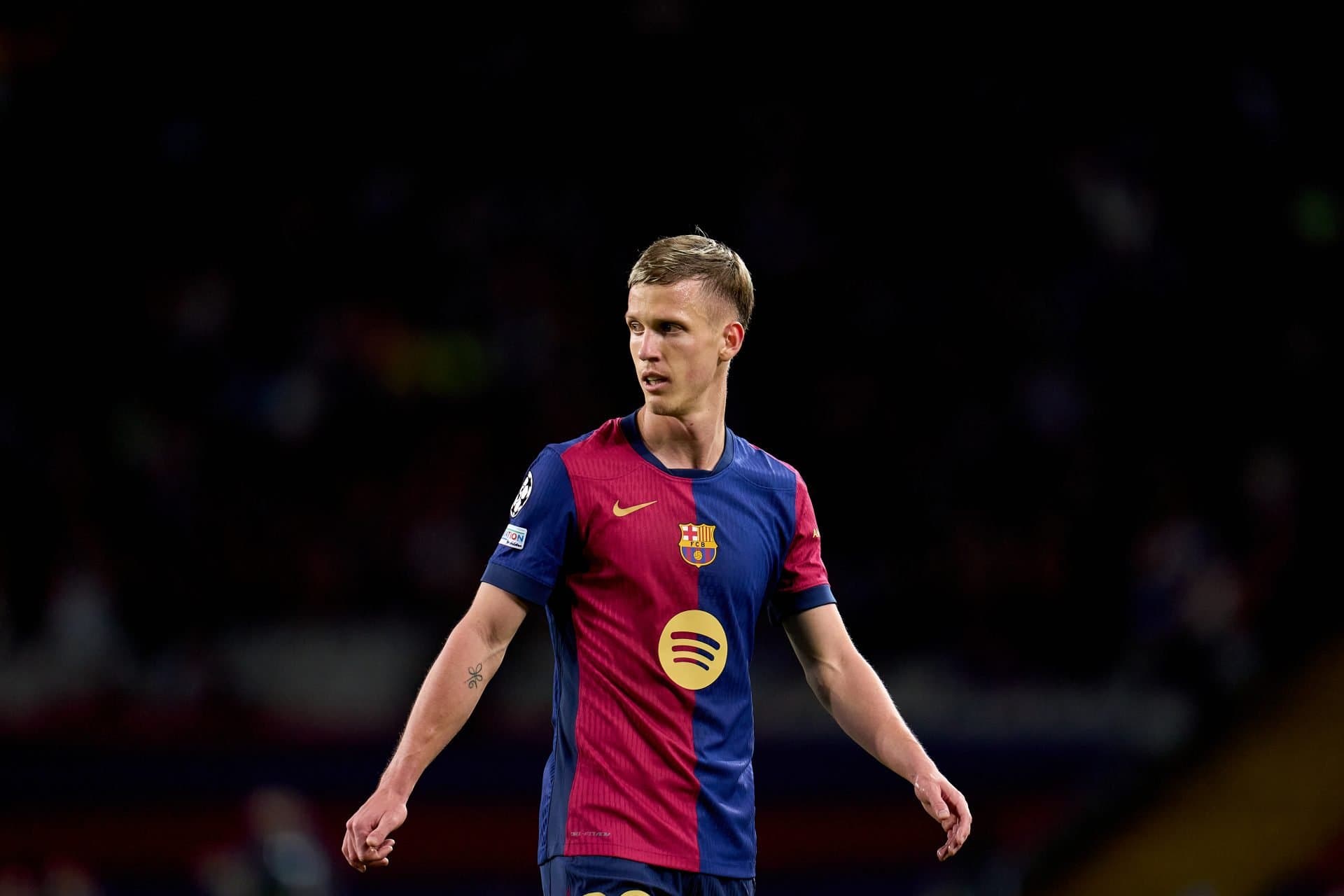 احتمال بروز دوباره مشکلات ثبت‌نام دنی اولمو در بارسلونا با توجه به ناتوانی باشگاه در رعایت قوانین فی