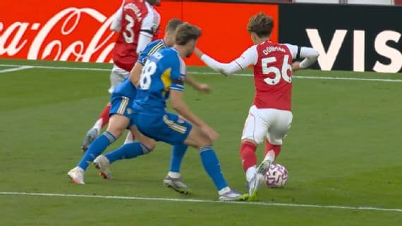 تحلیل تصمیمات داوری در بازی آرسنال و لیدز: چرا گل و پنالتی صحیح بودند