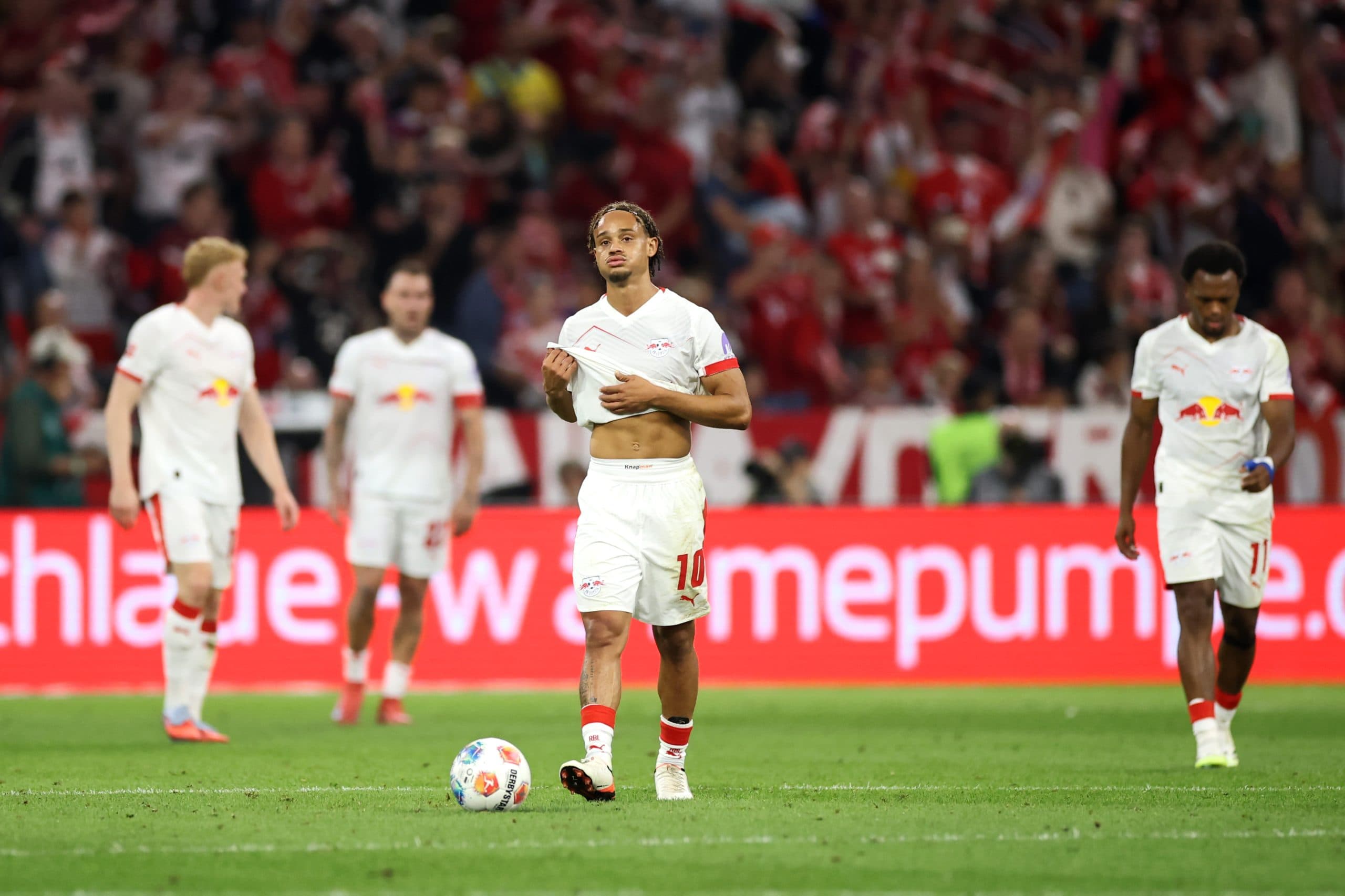 توقف مذاکرات چلسی و لایپزیگ برای انتقال ژاوی سیمونس