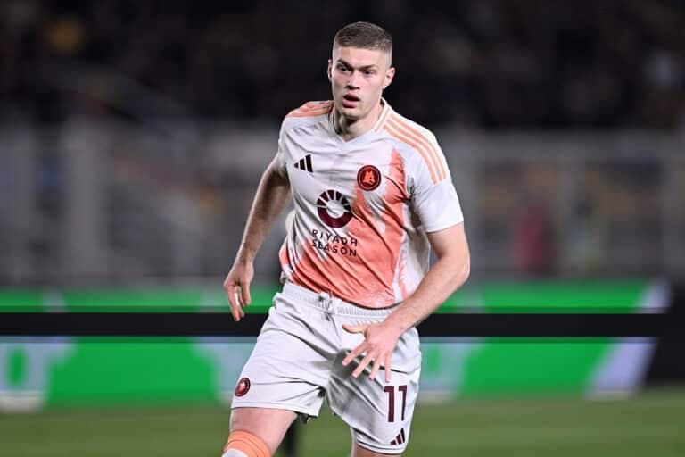 احتمال انتقال آرتم دوفبیک به نیوکاسل؛ مذاکرات همچنان ادامه دارد