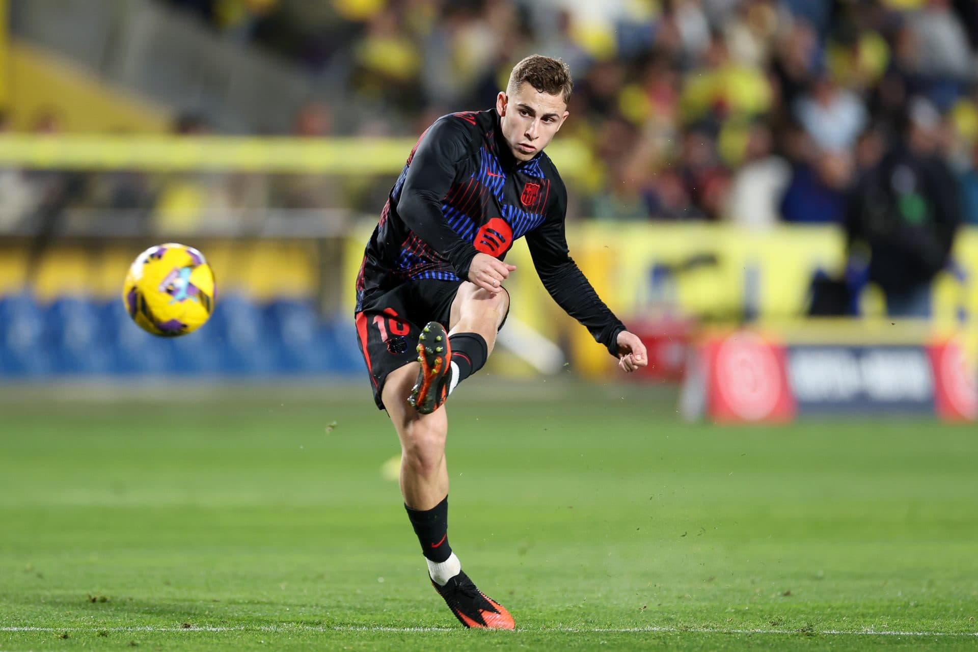 تلاش چلسی برای جذب ستاره جوان بارسلونا؛ تصمیم نهایی در دستان فرمین لوپز